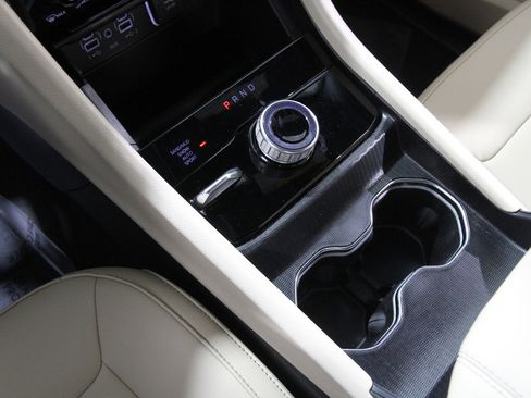 Used 2024 Jeep Grand Cherokee Limited image 16