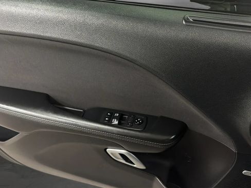 Used 2019 Dodge Challenger R/T RWD image 17