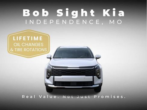 New 2026 Kia Sportage LX FWD image 2