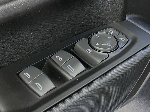 Used 2022 Chevrolet Silverado 1500 Custom image 17