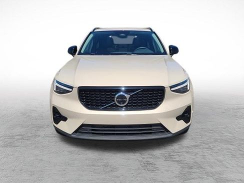 Used 2025 Volvo XC40 B5 Plus w/ Climate Package AWD/4WD image 2