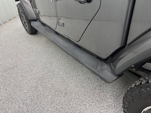 Used 2022 Jeep Gladiator Overland AWD/4WD image 9