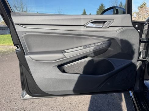 Used 2024 Volkswagen Golf R 2.0T image 12