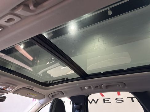 Used 2024 Volvo XC60 B5 Plus w/ Protection Package Premier image 31