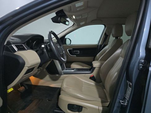 Used 2019 Land Rover Discovery Sport HSE AWD/4WD image 10