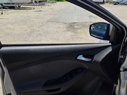 Used 2014 Ford Focus SE FWD image 13