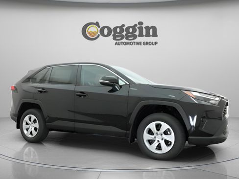 Certified 2025 Toyota RAV4 LE image 24