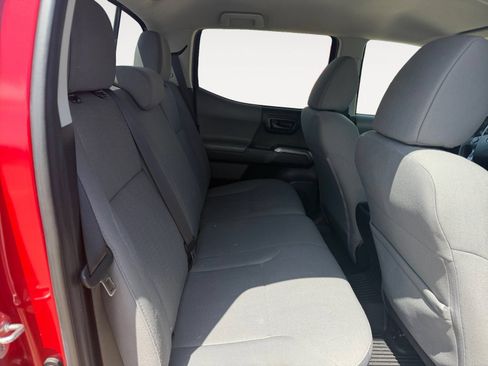 Used 2018 Toyota Tacoma SR5 RWD image 13