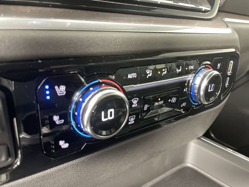 New 2025 GMC Sierra 2500 SLT w/ SLT Premium Package image 18