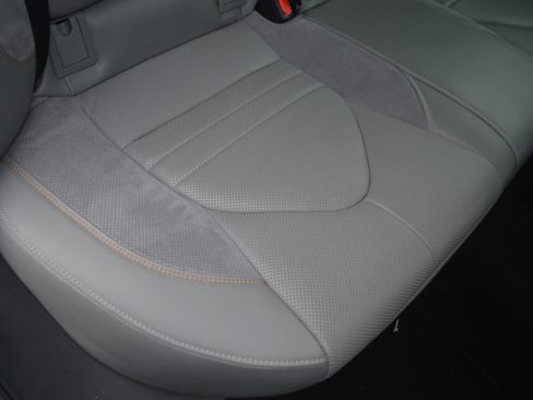 Used 2019 Toyota Avalon Touring w/ Advanced Safety Package FWD image 37