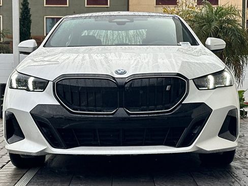 New 2026 BMW i5 eDrive40 w/ M Sport Package image 8