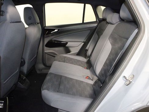 Used 2021 Volkswagen ID.4 Pro image 11