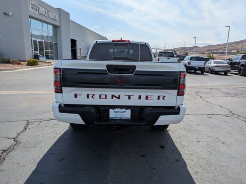 Used 2025 Nissan Frontier PRO-4X w/ Pro Premium Package AWD/4WD image 4