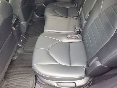 Used 2021 Toyota Highlander XLE image 10