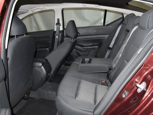 Used 2024 Nissan Altima 2.5 SV image 30