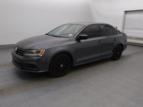 Used 2016 Volkswagen Jetta S FWD image 2