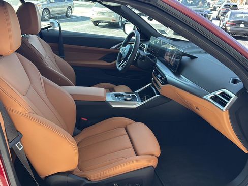 Used 2025 BMW M440i Convertible w/ Premium Package image 8