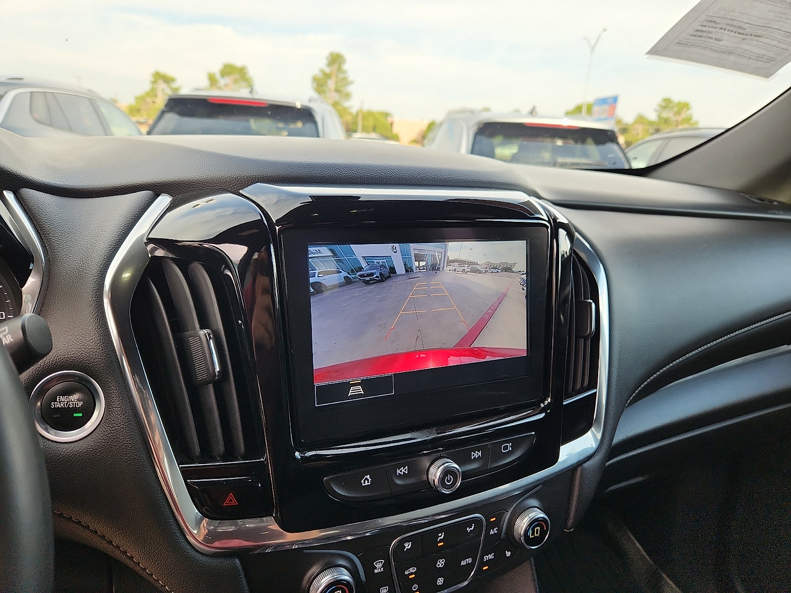 Used 2023 Chevrolet Traverse LT AWD/4WD image 18