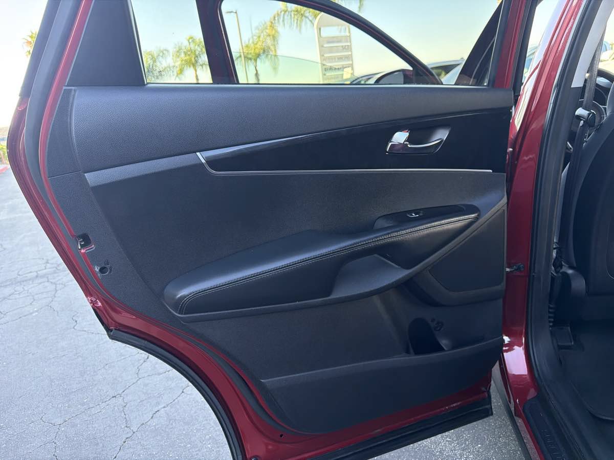 Used 2016 Kia Sorento FWD w/ LX Convenience Package image 30