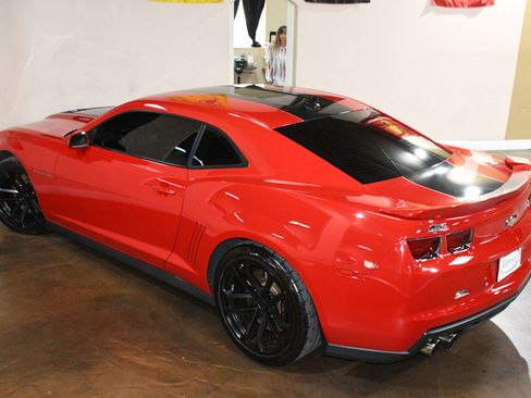 Used 2013 Chevrolet Camaro ZL1 w/ Gray Stripe Package RWD image 80