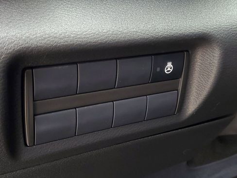 Used 2021 Nissan Kicks SR w/ SR Premium Package image 13