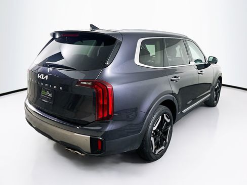 Used 2025 Kia Telluride S FWD image 9