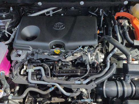 Certified 2025 Toyota RAV4 LE AWD/4WD image 29