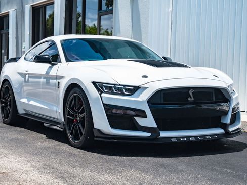 Used 2020 Ford Mustang Shelby GT500 w/ Technology Package RWD image 3