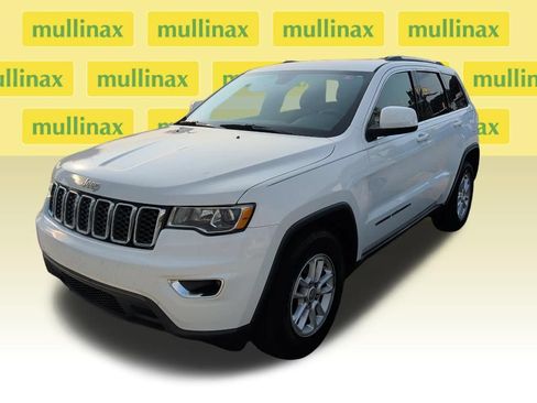 Used 2018 Jeep Grand Cherokee Laredo RWD image 3