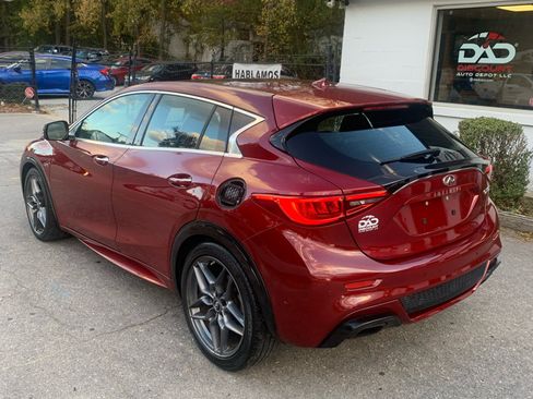 Used 2018 INFINITI QX30 Sport w/ Cargo Package image 7