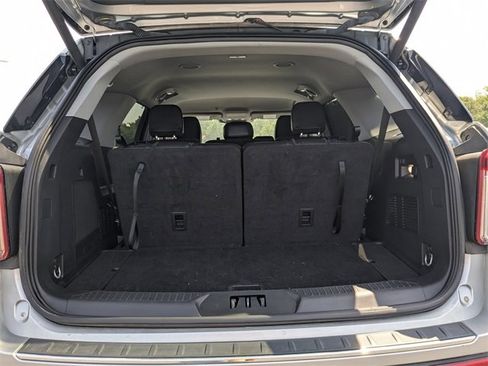 Used 2023 Ford Explorer Limited image 13