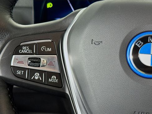 Used 2024 BMW i4 xDrive40i w/ Premium Package image 13