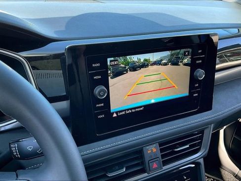 New 2025 Volkswagen Taos SE AWD/4WD image 22
