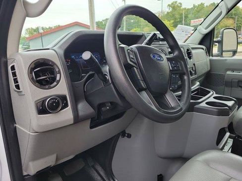 Used 2024 Ford E-350 and Econoline 350 Super Duty w/ Driver's Safety Package RWD image 17