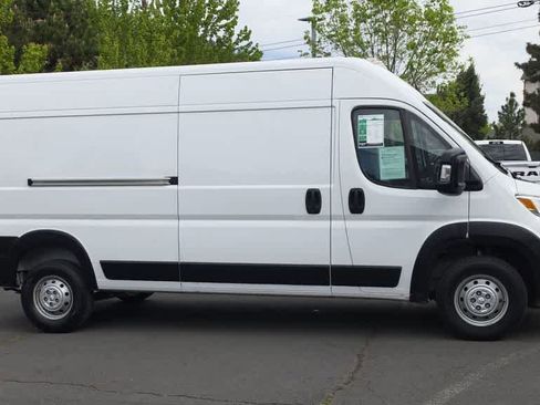 Used 2023 RAM ProMaster 2500 FWD image 2