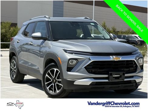Certified 2025 Chevrolet TrailBlazer LT AWD/4WD image 2