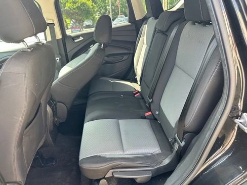 Used 2017 Ford Escape SE AWD/4WD image 19