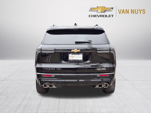 Used 2025 Chevrolet Traverse High Country w/ LPO, Floor Liner Package AWD/4WD image 6