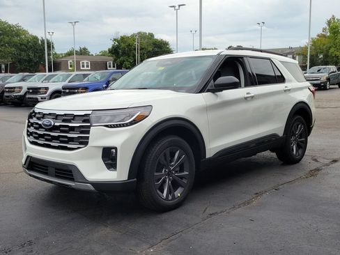 New 2026 Ford Explorer Active w/ Active Comfort Package AWD/4WD image 8
