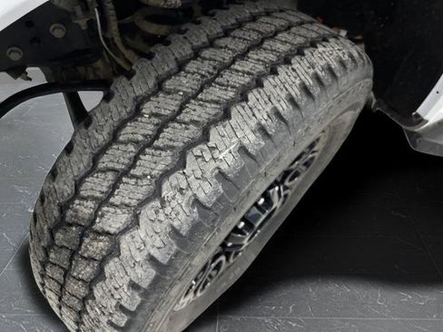 Used 2025 Ford F350 Lariat w/ Black Appearance Package image 42