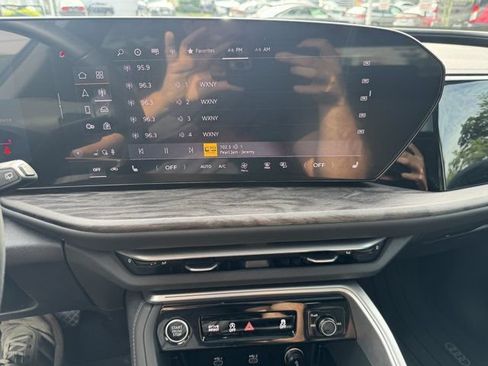 Used 2025 Audi Q5 Premium Plus w/ Premium Plus AWD/4WD image 19