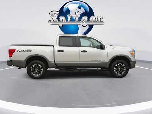 Used 2019 Nissan Titan PRO-4X image 10