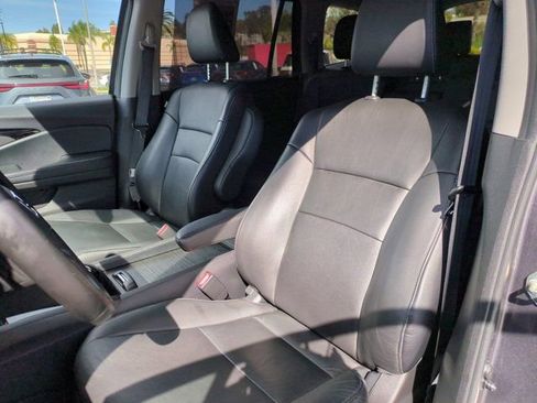 Used 2020 Honda Pilot Touring image 11
