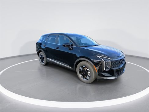 New 2026 Kia Sportage LX image 2