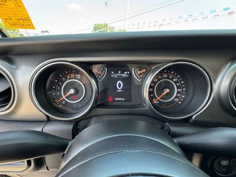 Used 2021 Jeep Gladiator Willys image 25