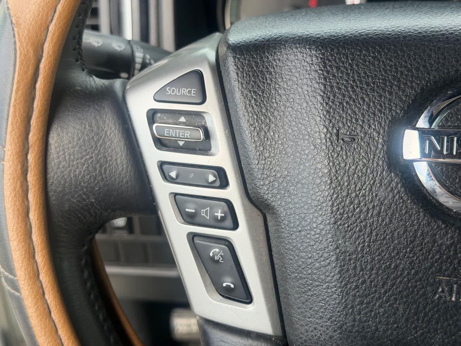 Used 2018 Nissan Titan SV w/ SV Convenience Package RWD image 13