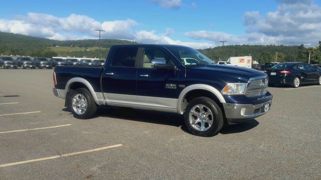 Used 2016 RAM 1500 Laramie w/ Convenience Group AWD/4WD image 3