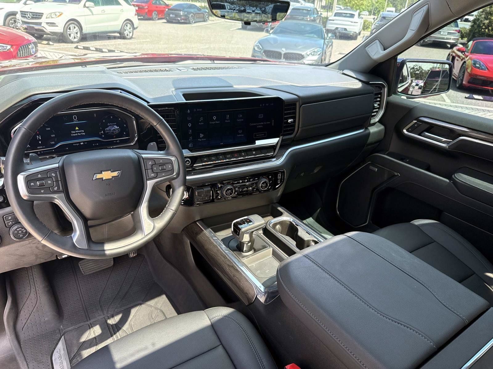 Used 2025 Chevrolet Silverado 1500 LTZ w/ LTZ Premium Package RWD image 18