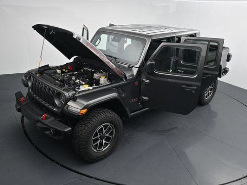 Used 2025 Jeep Gladiator Rubicon AWD/4WD image 40