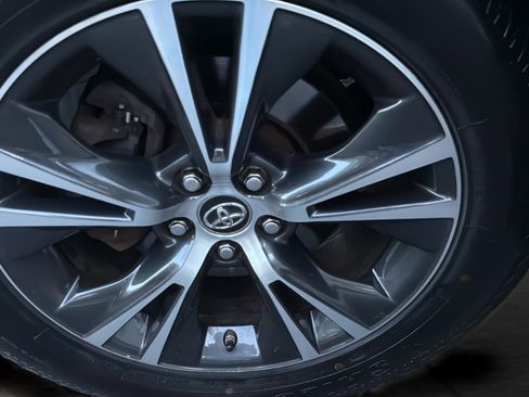 Used 2019 Toyota Highlander LE image 44